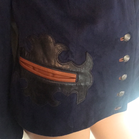 John Michael vintage, navy blue suede, with black embossed fitted blazer. - Picture 3 of 9